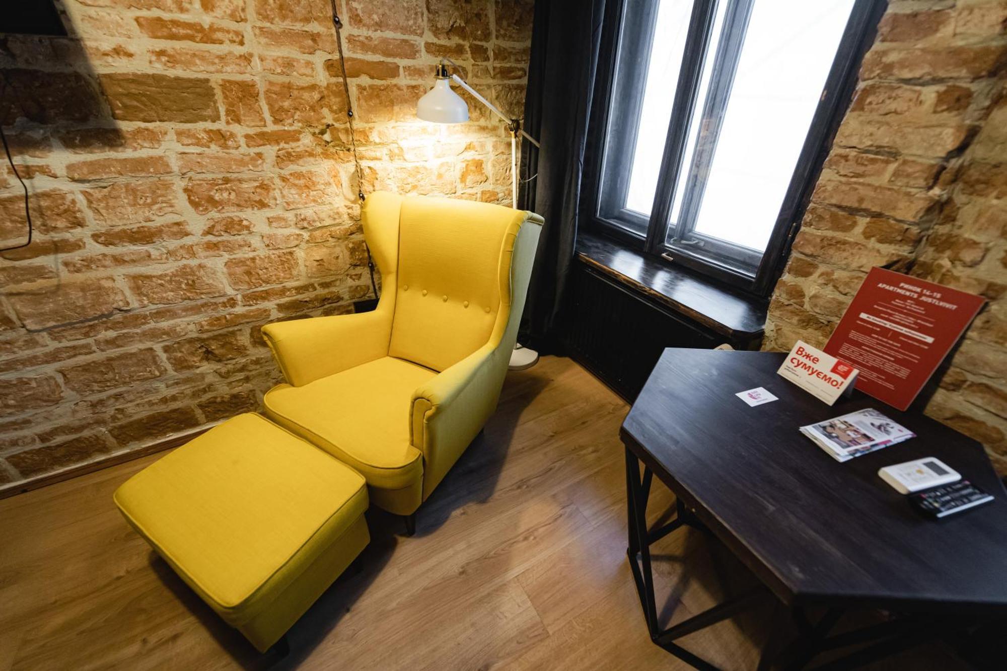 Apartments Justlvivit At The Rynok Square エクステリア 写真