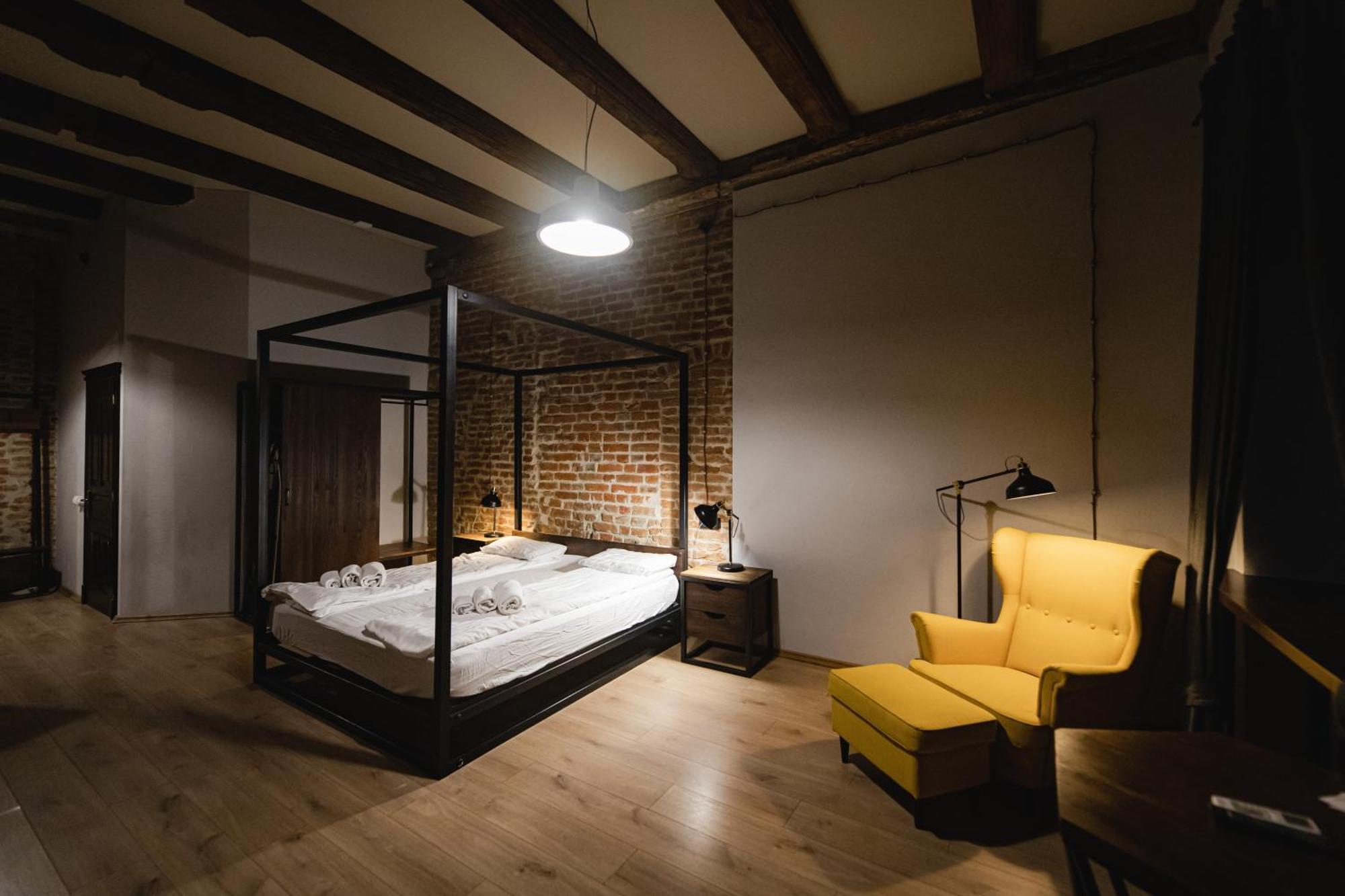 Apartments Justlvivit At The Rynok Square エクステリア 写真