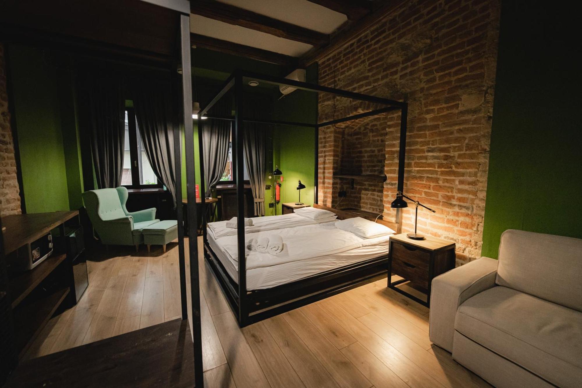 Apartments Justlvivit At The Rynok Square エクステリア 写真